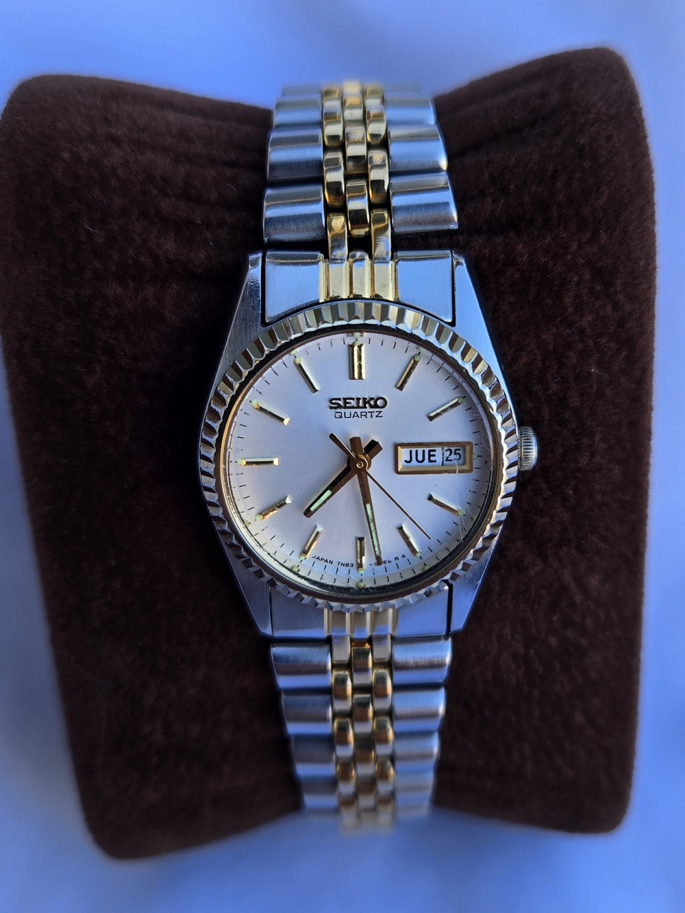 Vintage Seiko 7N83-0049 Two-Tone Day-Date Ladies Quartz Watch - 1993